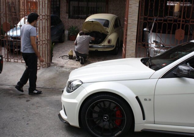 Colega com problemas? Amarre a corda no ponto de ancoragem do C63 e ajude um veterano a voltar às ruas