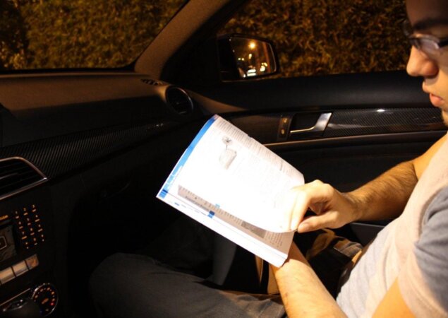 Como em qualquer carro, é preciso recorrer ao manual