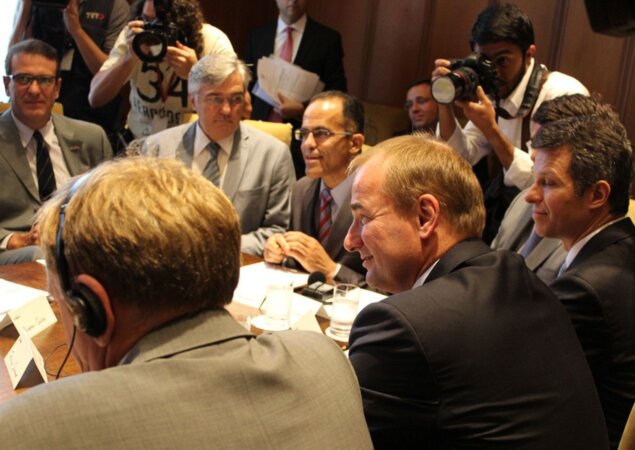 Andreas Renschler e Phillip Schiemer durante a reunião com o governador de São Paulo Geraldo Alckmin