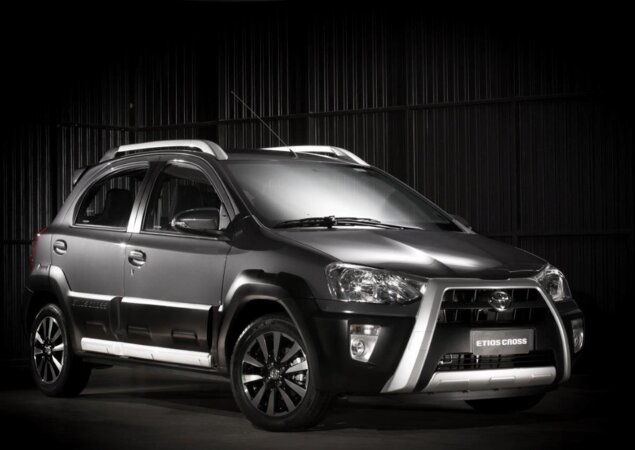 Toyota segue a tendência do mercado e lança versão Cross para o Etios hatch