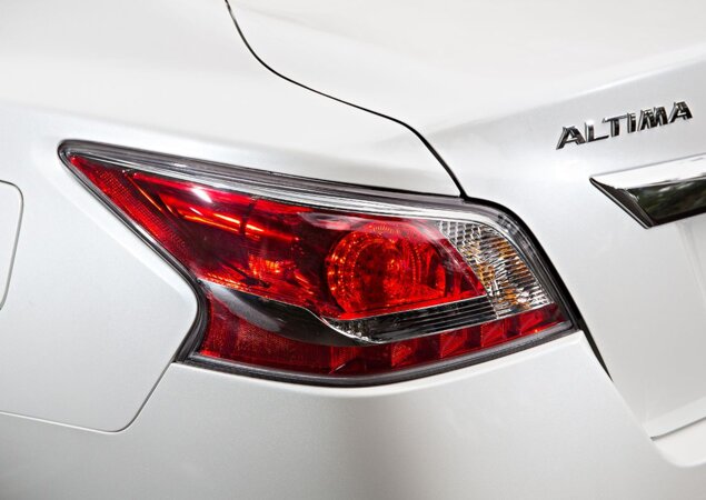 Sem grandes arrojos de design, Altima não deixa de ser harmonioso