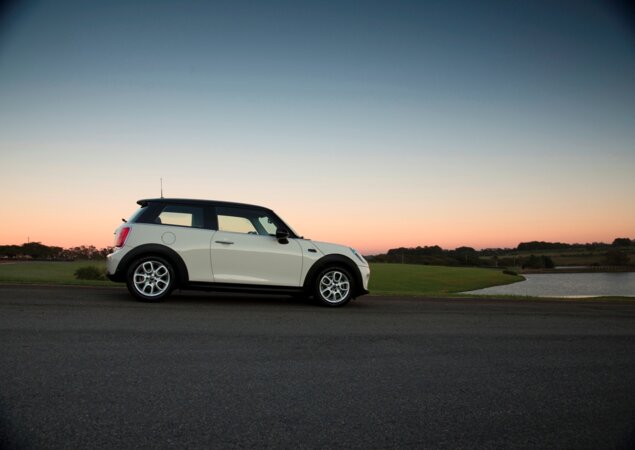 MINI One de entrada chega apenas em novembro