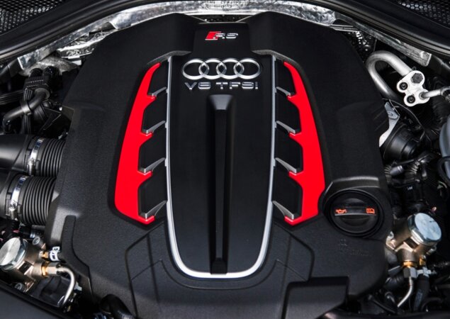 Motor V8 4.0 TFSI pode desativar quatro cilindros para reduzir o consumo de combustível
