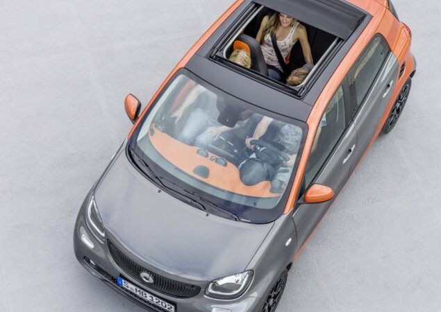 O teto retrátil de vinil será opcional no modelo ForFour