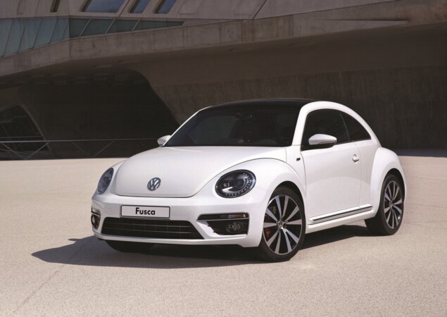 Volkswagen Fusca com pacote R-Line recebe novos para-choques, rodas de liga-leve aro 18 e detalhes externos revisados