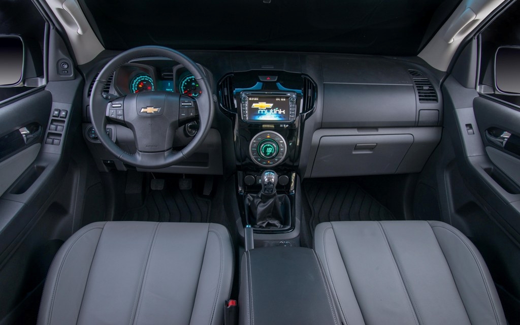 As versões LTZ, seja a diesel ou com o novo flex, receberam nova textura no painel e nas portas