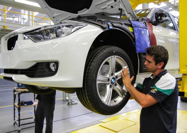 As etapas iniciais de fabricação, como estamparia e produção de motores, ainda serão realizadas na Alemanha