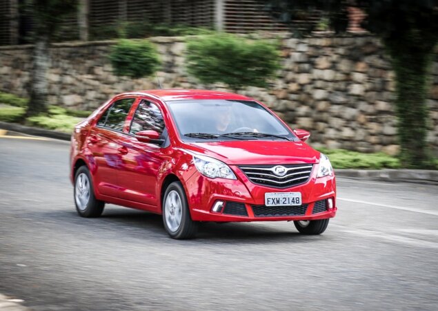 Sedã Lifan 530 já está à venda no Brasil partindo de R$ 38.990
