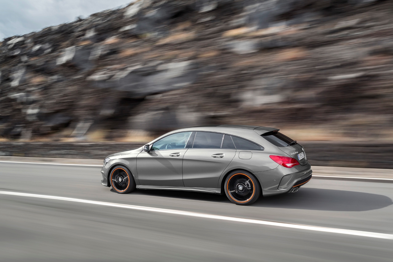 A versão AMG recebe o mesmo 2.0 turbo a gasolina de 360 cv do sedã