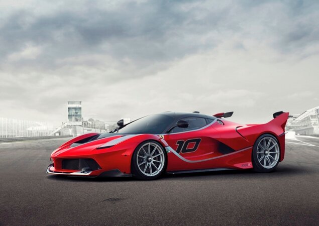 Modelo exibe mudanças visuais e mecânicas em relação à LaFerrari