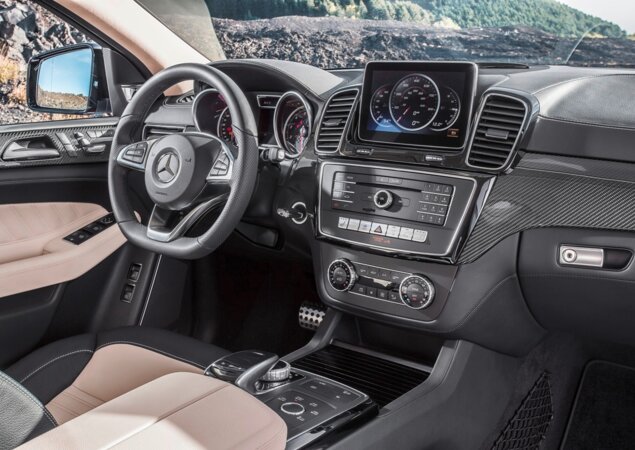 Interior do GLE 450 AMG