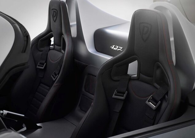 Roadster tem lugar para apenas duas pessoas