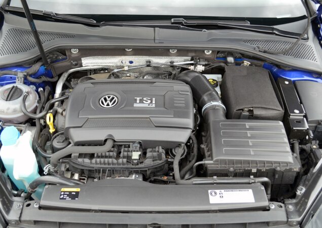 Motor 2.0 turbo do Golf R é o mesmo do GTi, mas oferece 300 cv ao invés de 220 cv