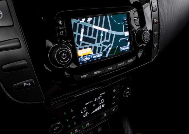 Desde a versão de entrada, o Bravo passsa a trazer de série um sistema multimídia com tela de LCD sensível ao toque