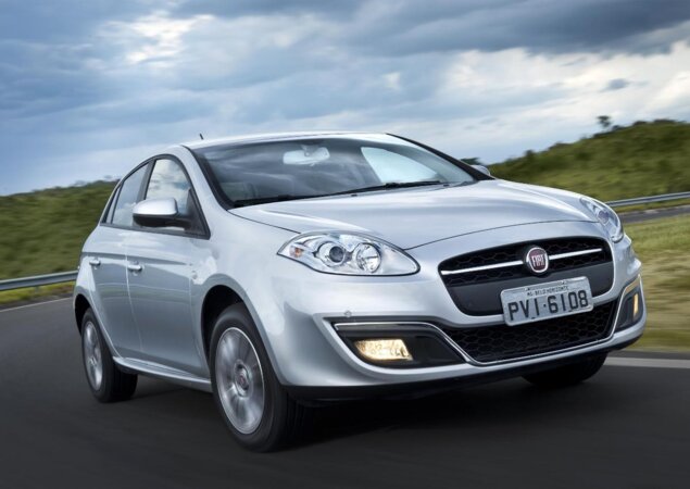 Fiat Bravo 2016 recebe grade com barra cromada e para-choque e faróis de neblina redesenhados