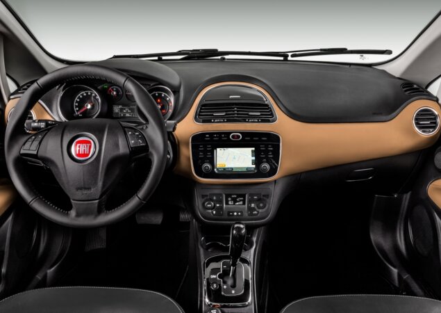 A central Uconnect Touch Nav é opcional e acrescenta GPS integrado à central multimídia