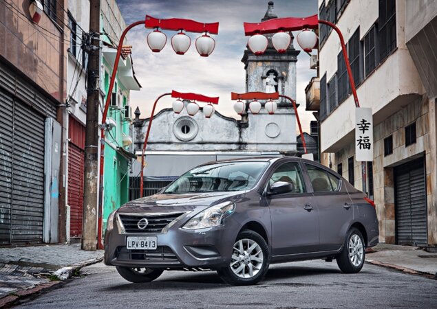Nissan Versa 2016 ganha novo visual e motor 1.0 de três cilindros como opção