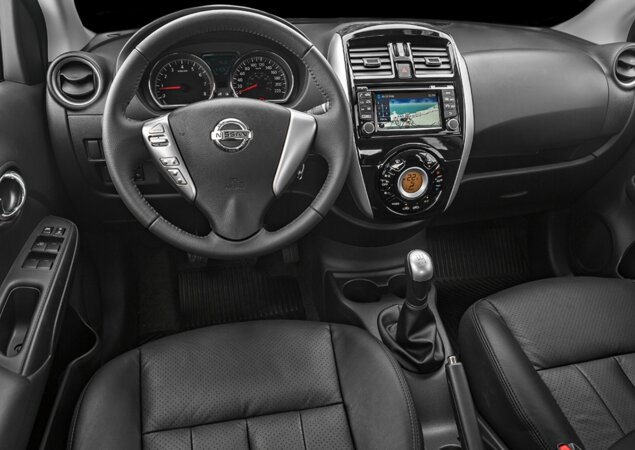Interior do Versa 1.6 Unique
