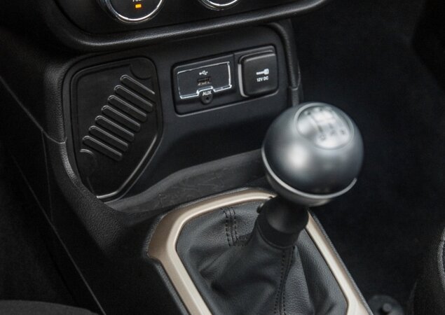Versão Sport pode ser equipada com motor 1.8 flex e câmbio manual de cinco marchas