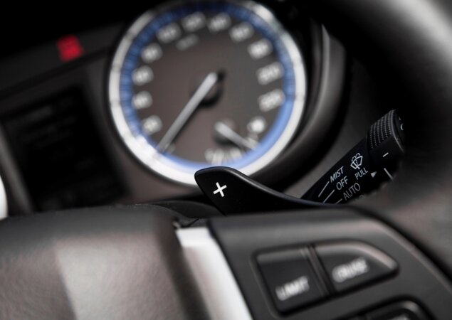 Borboletas atrás do volante vêm de série em todas as versões CVT