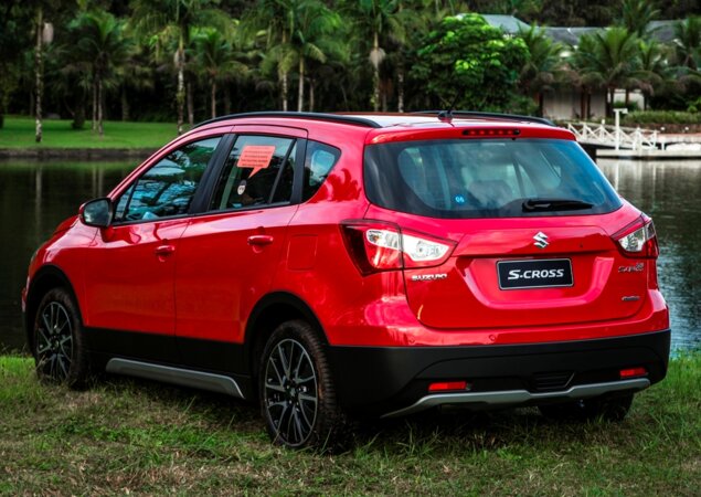 Os adesivos servem para destacar os itens do carro