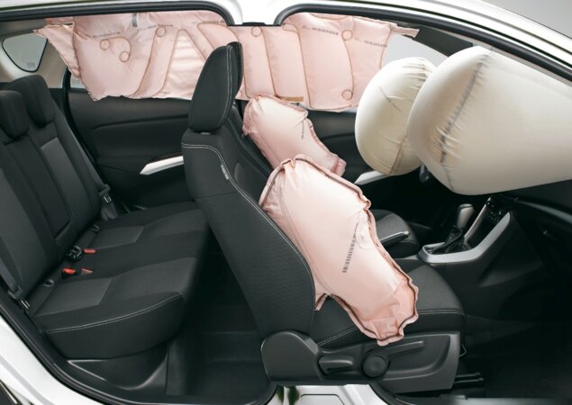 Versão GLX também acrescenta airbags laterais e de cortina. Não há airbag de joelho em nenhuma configuração