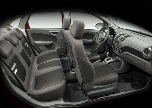 Interior da versão Essence 1.6