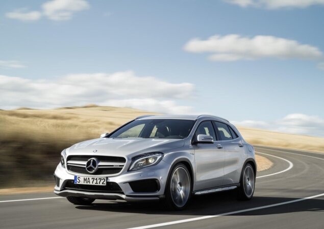 O GLA 45 AMG (foto) também ganhou 21 cv sob o capô