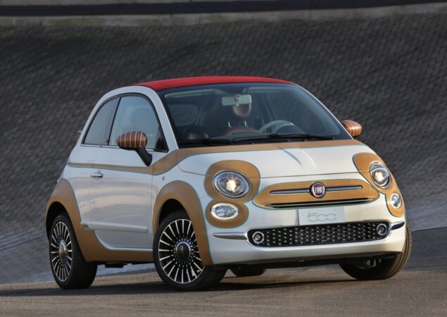 O exemplar especial do 500C ganhou apliques de couro na carroceria