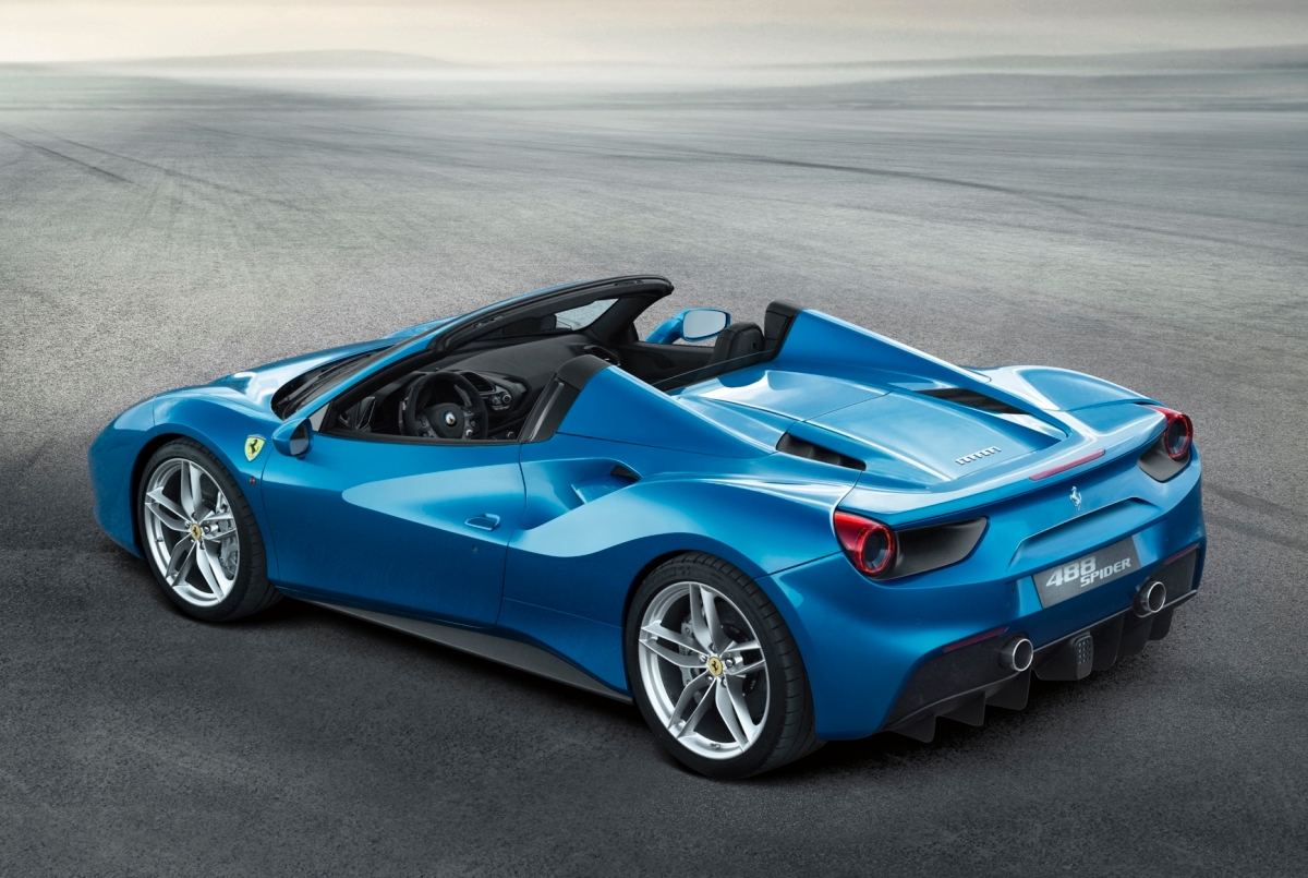 Em relação à antecessora 458 Spider, a novidade tem chassi 23% mais rígido