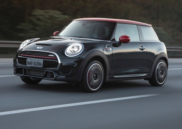 Nova geração do Mini John Cooper Works chega neste mês por R$ 153.950