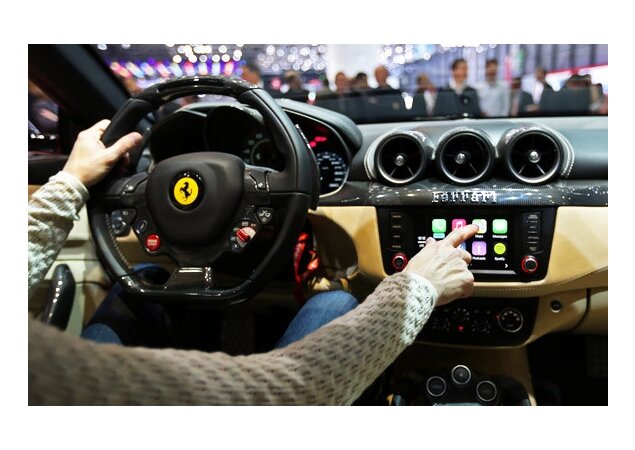 Frankfurt: Ferrari mostra nova 488 Spider