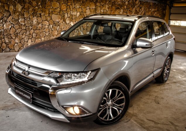 Mitsubishi Outlander - 633 unidades