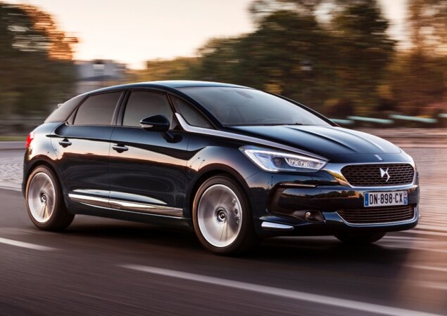 Motorização segue a mesma 1.6 THP turbo de 165 cv de potência