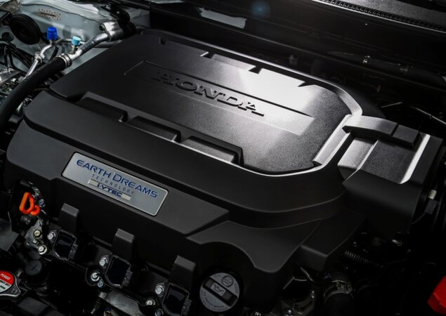 Motor é o mesmo do modelo anterior: 3.5 V6 de 280 cv de potência e 34,6 kgfm de torque
