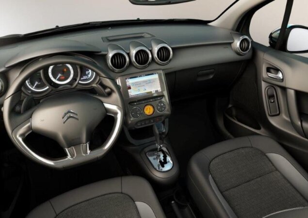 Ou 1.6 16V flex com transmissão automática de quatro marchas