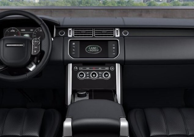 Versão se destaca pelos tons escuros no interior e no exterior
