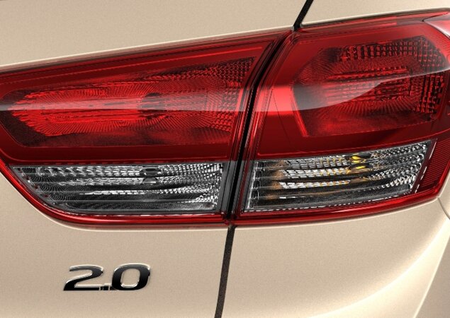 Foto mostra logo 2.0 na tampa traseira do Hyundai Creta