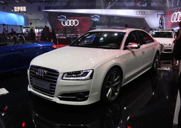 Audi S8 Plus (R$ 889.990)