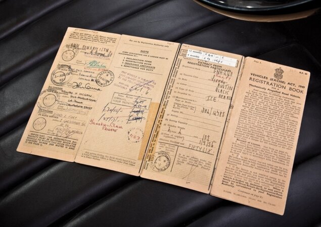 Documento com assinatura do músico acompanha o carro