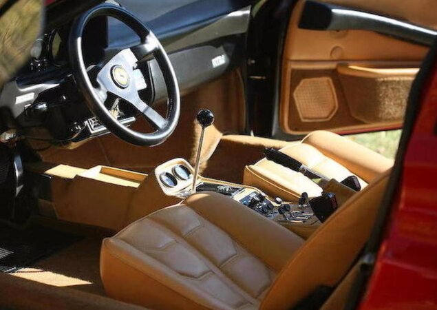 Carro acompanha toda a documentação que comprova ter sido usado na série e dirigido por Tom Selleck