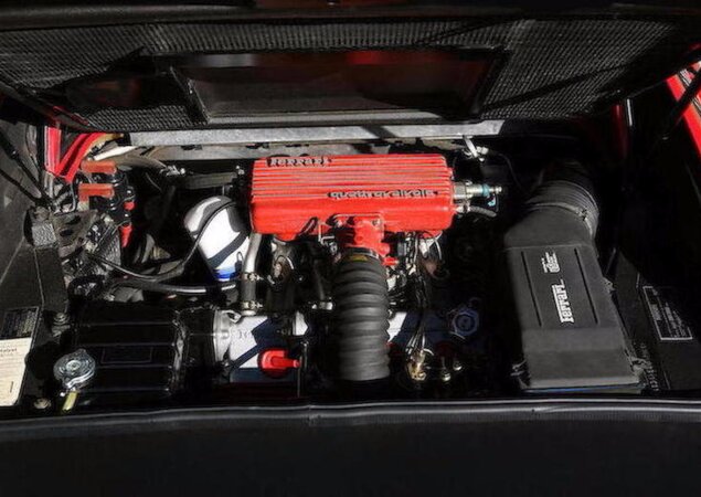 Motor é um 3.0 V8 de 232 cv