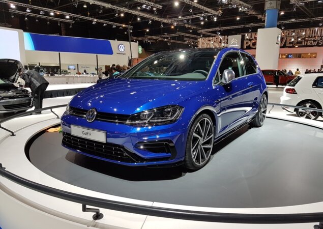 Volkswagen Golf R conta com tração integral e motor de 310 cv