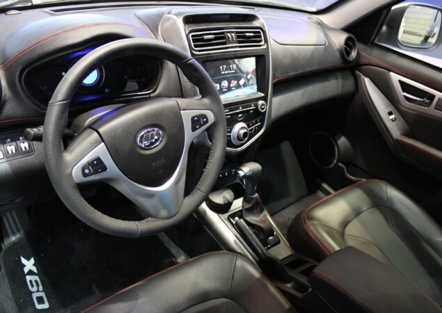 Com a nova transmissão CVT, o Lifan X60 quer retomar a liderança