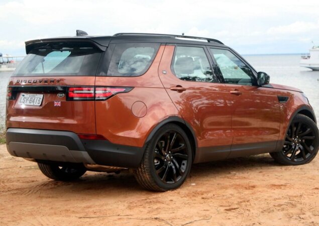 Teto com pintura contrastante é influência direta dos Range Rover