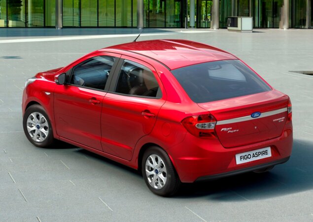 ...a traseira curta. Tal qual o Ford Escort. Sedãs encurtados são sucesso na Índia