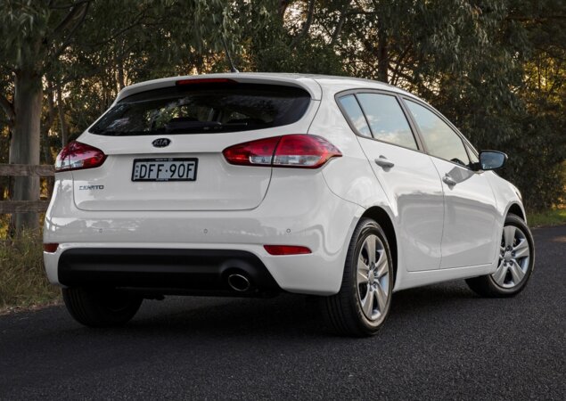 Versão hatch do Cerato era cotada para o Brasil quando seu primo Hyundai i30 fazia sucesso