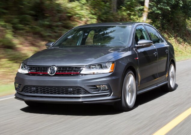 Golf GTI com porta-malas? Seu nome é Jetta GLI