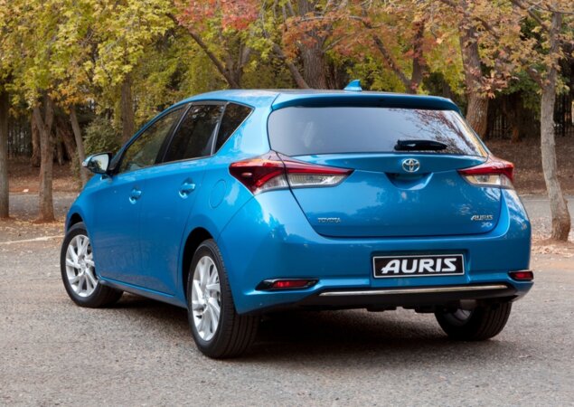 Traseira moderna tem traços que remetem ao SUV RAV4