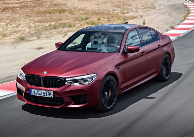 Sedã tem motor V8 turbo de 600 cv